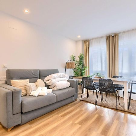 Deustown Apartamentos Билбао Екстериор снимка