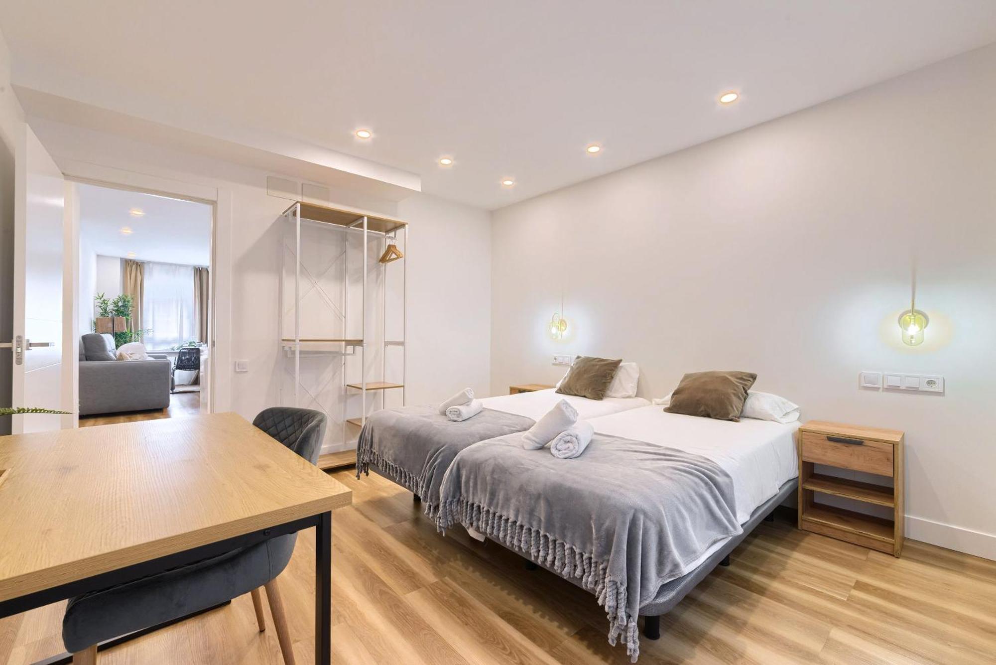 Deustown Apartamentos Билбао Екстериор снимка