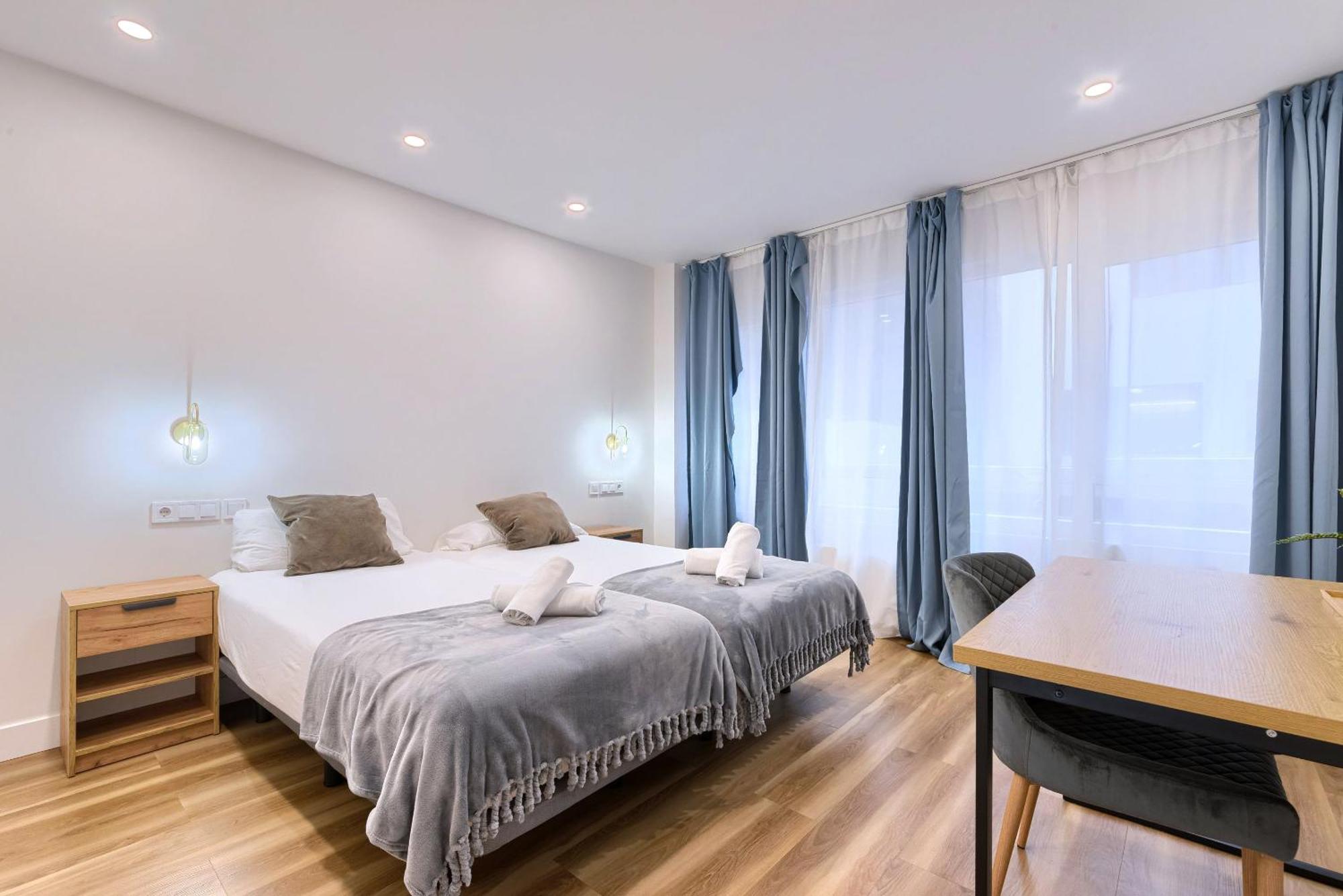 Deustown Apartamentos Билбао Екстериор снимка