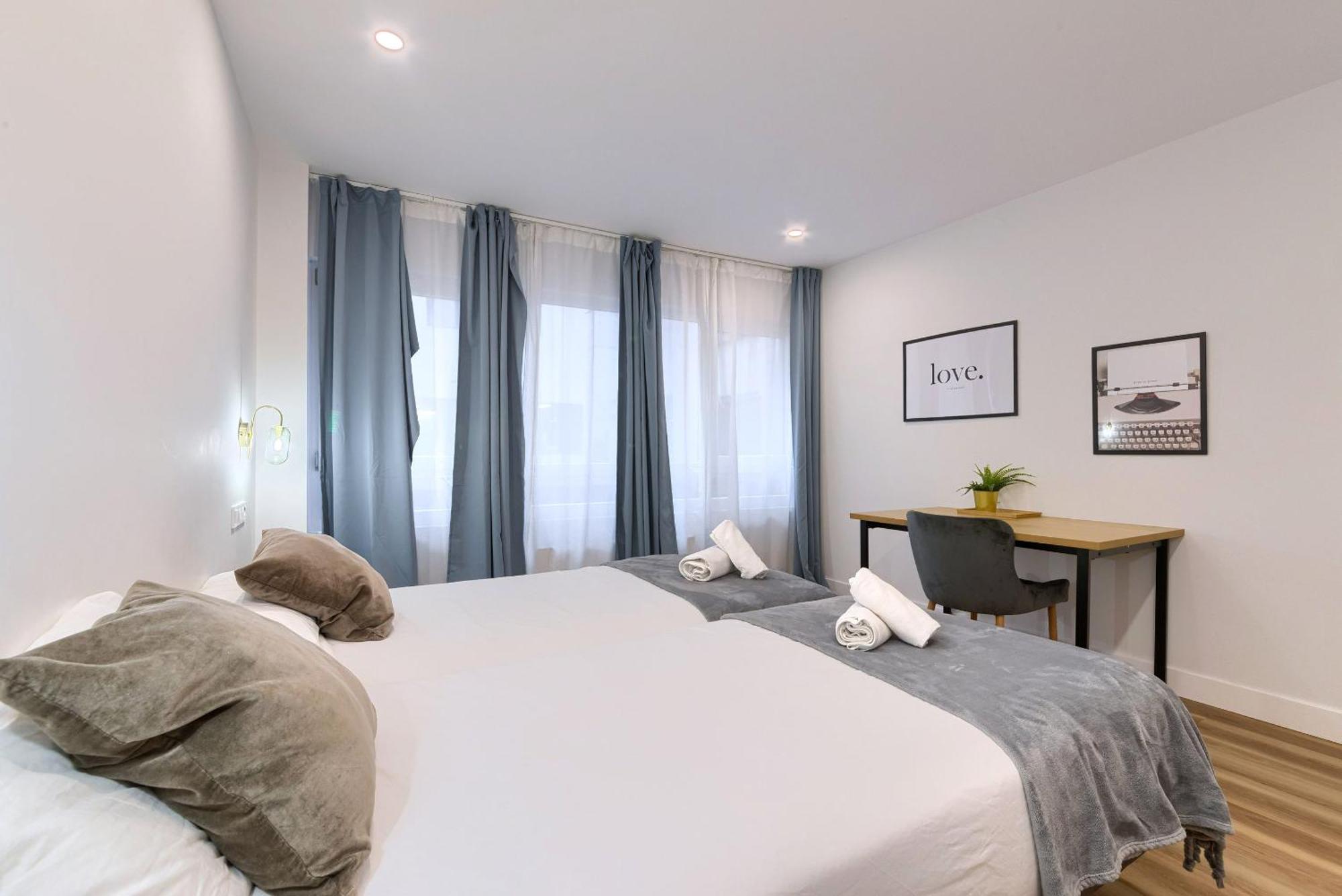 Deustown Apartamentos Билбао Екстериор снимка