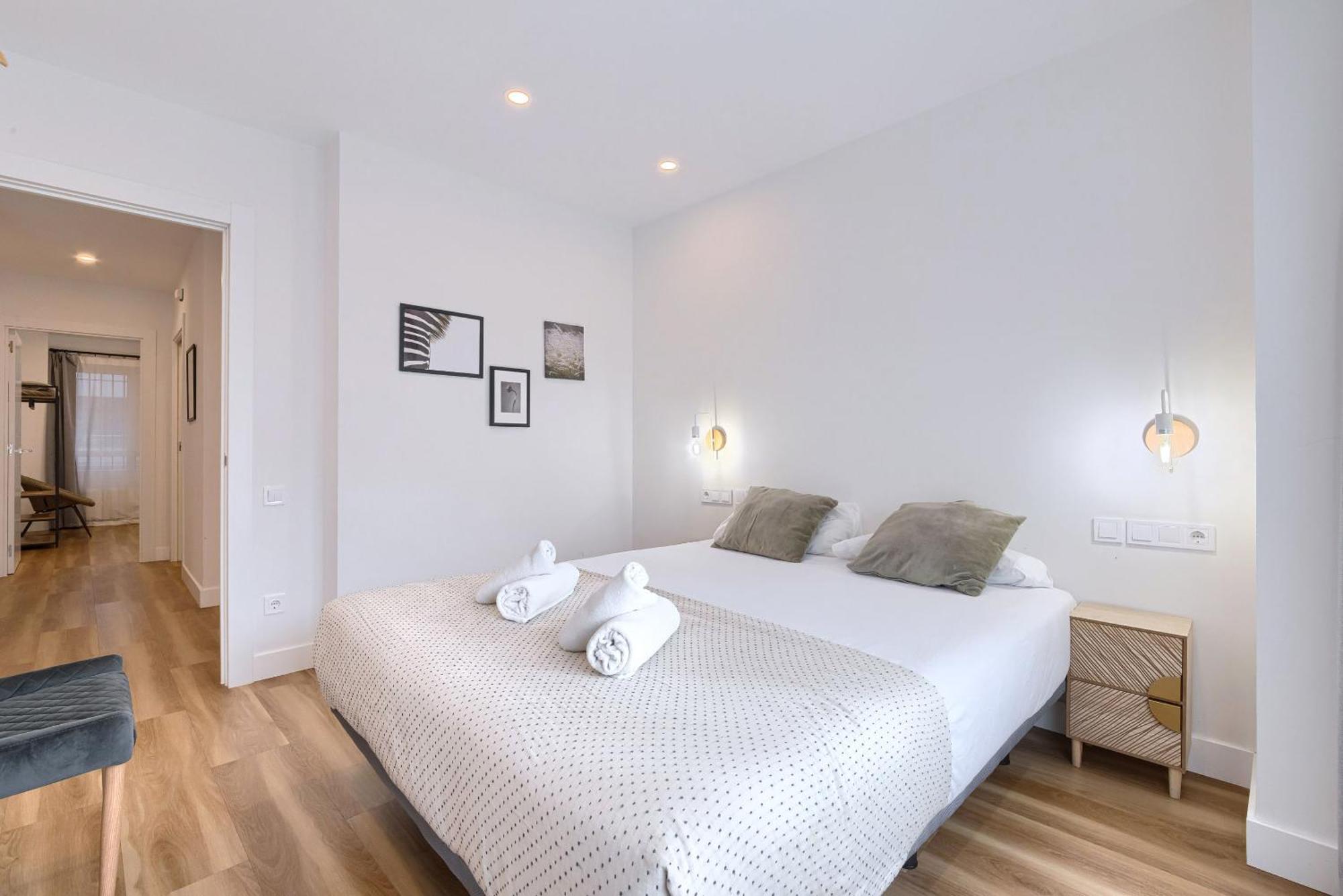 Deustown Apartamentos Билбао Екстериор снимка