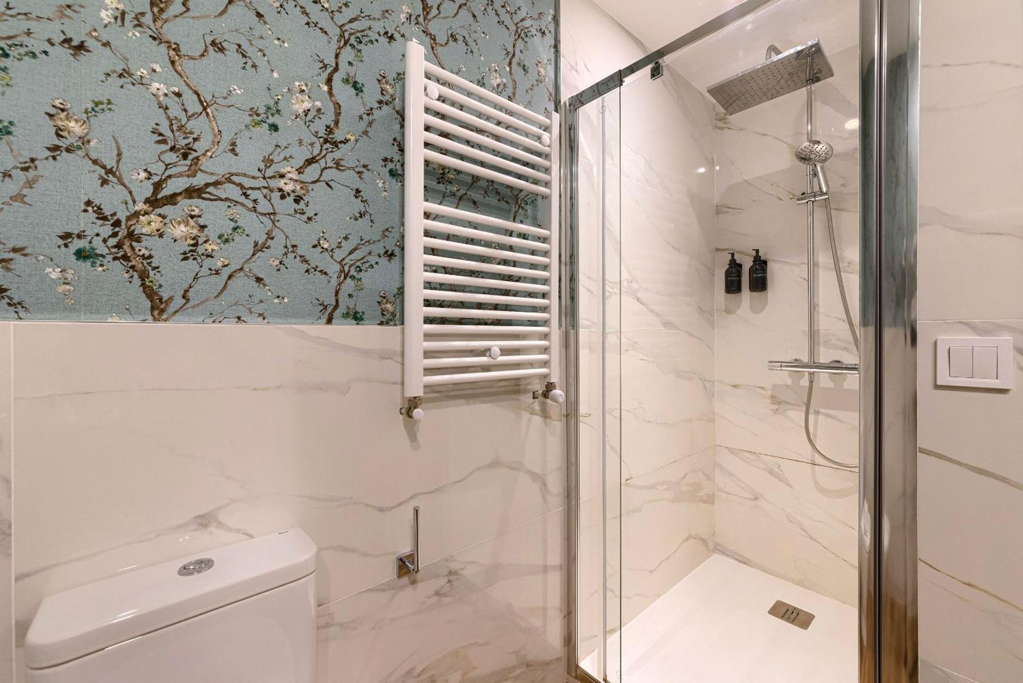 Deustown Apartamentos Билбао Екстериор снимка