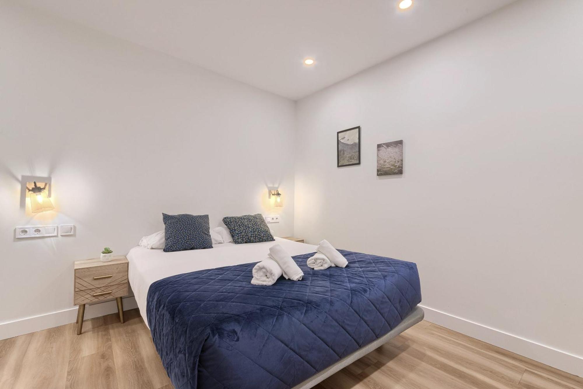 Deustown Apartamentos Билбао Екстериор снимка