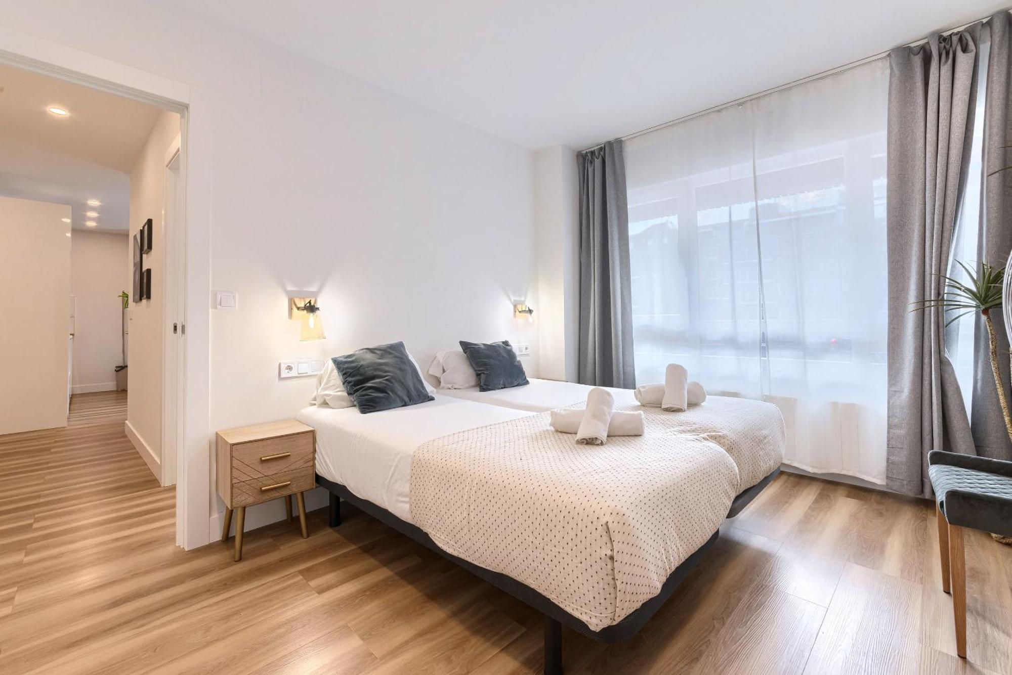 Deustown Apartamentos Билбао Екстериор снимка