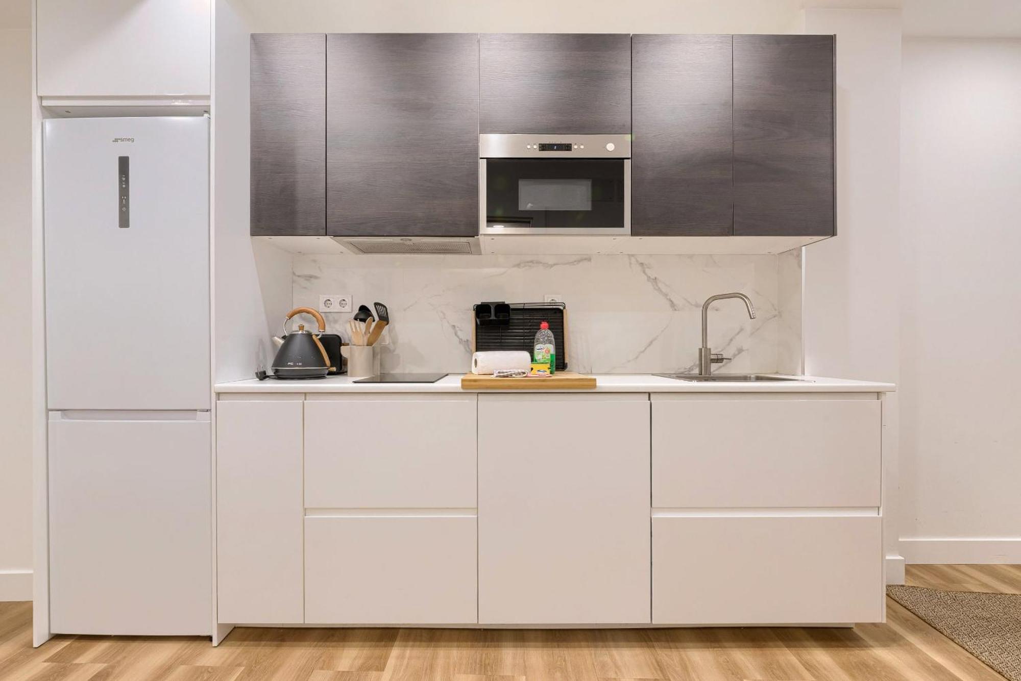 Deustown Apartamentos Билбао Екстериор снимка